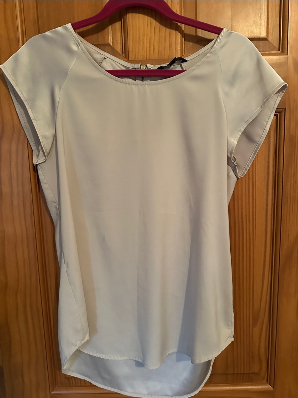 Express Light taupe Short Sleeve Blouse like new